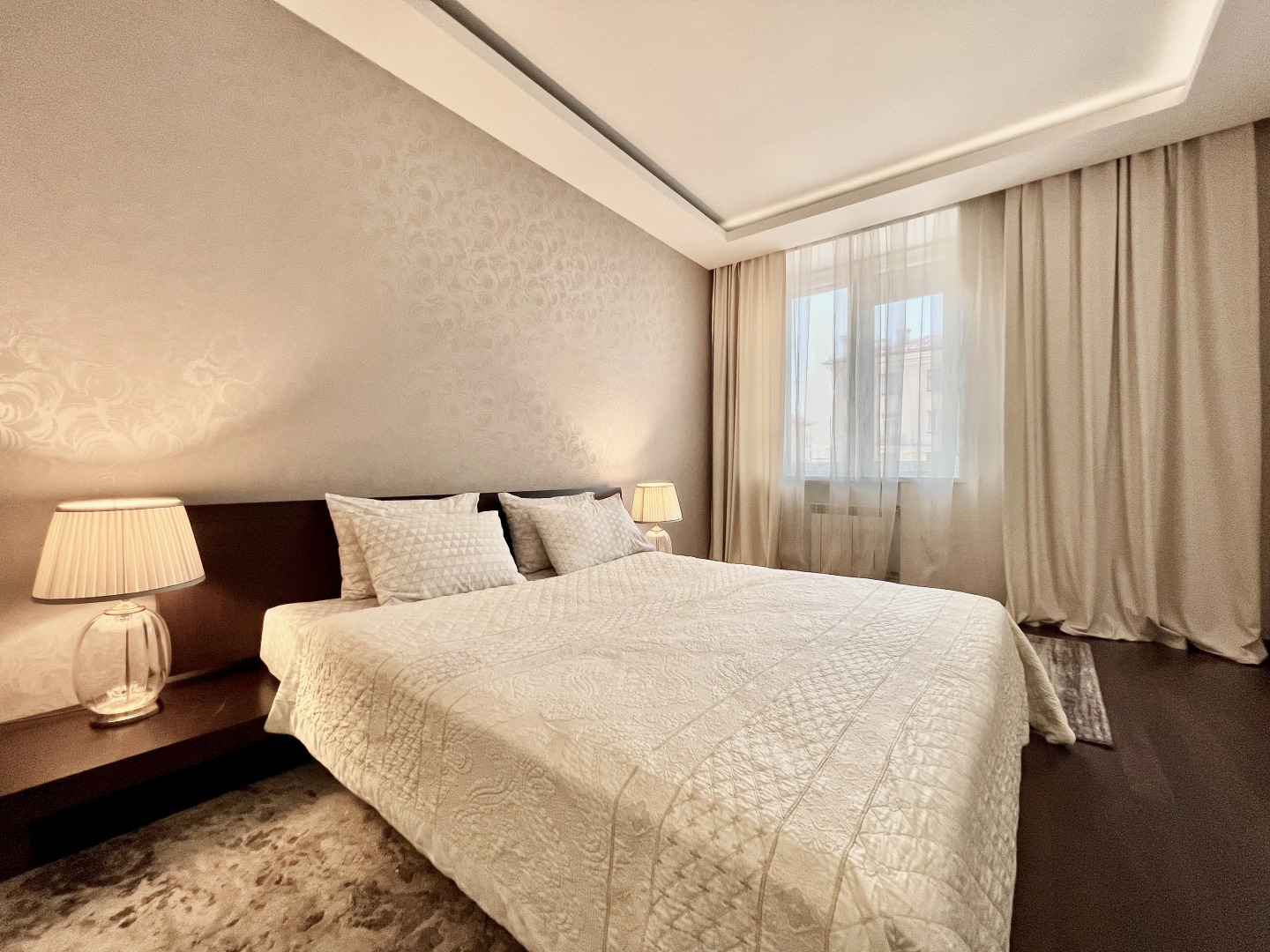 Апартаменты 4 комнатные Vip пр-т Независимости 30 Центр