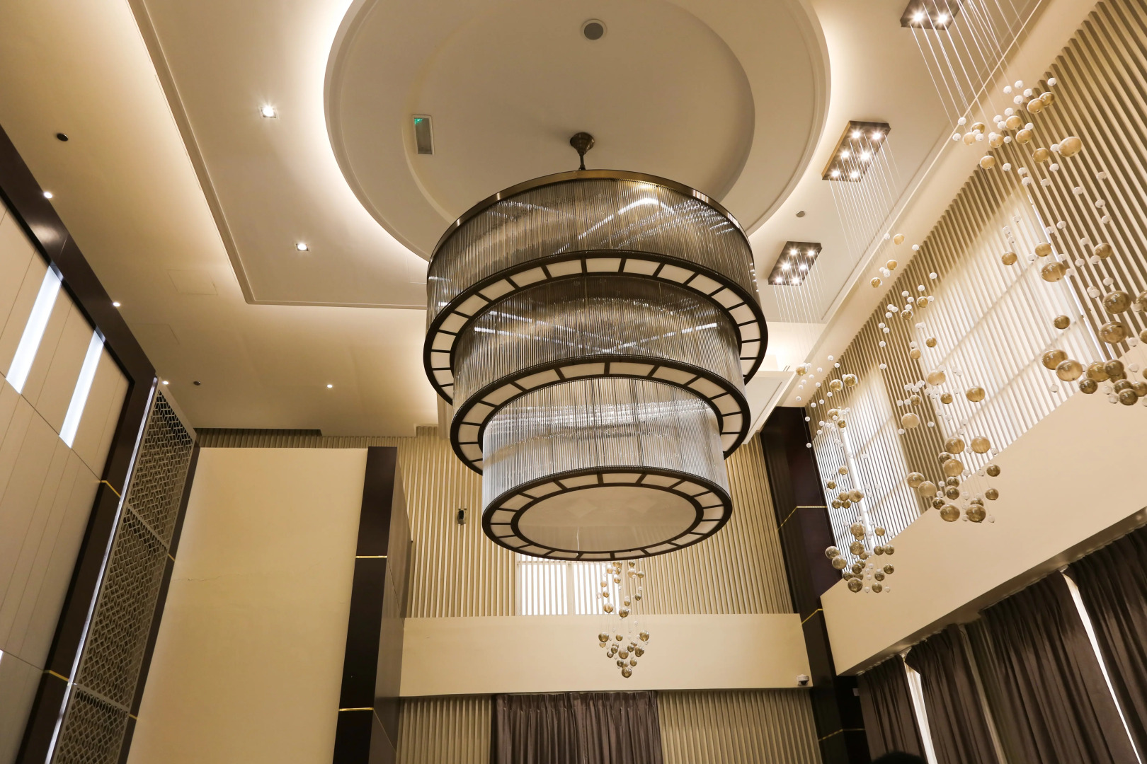 Отель The B Premiere