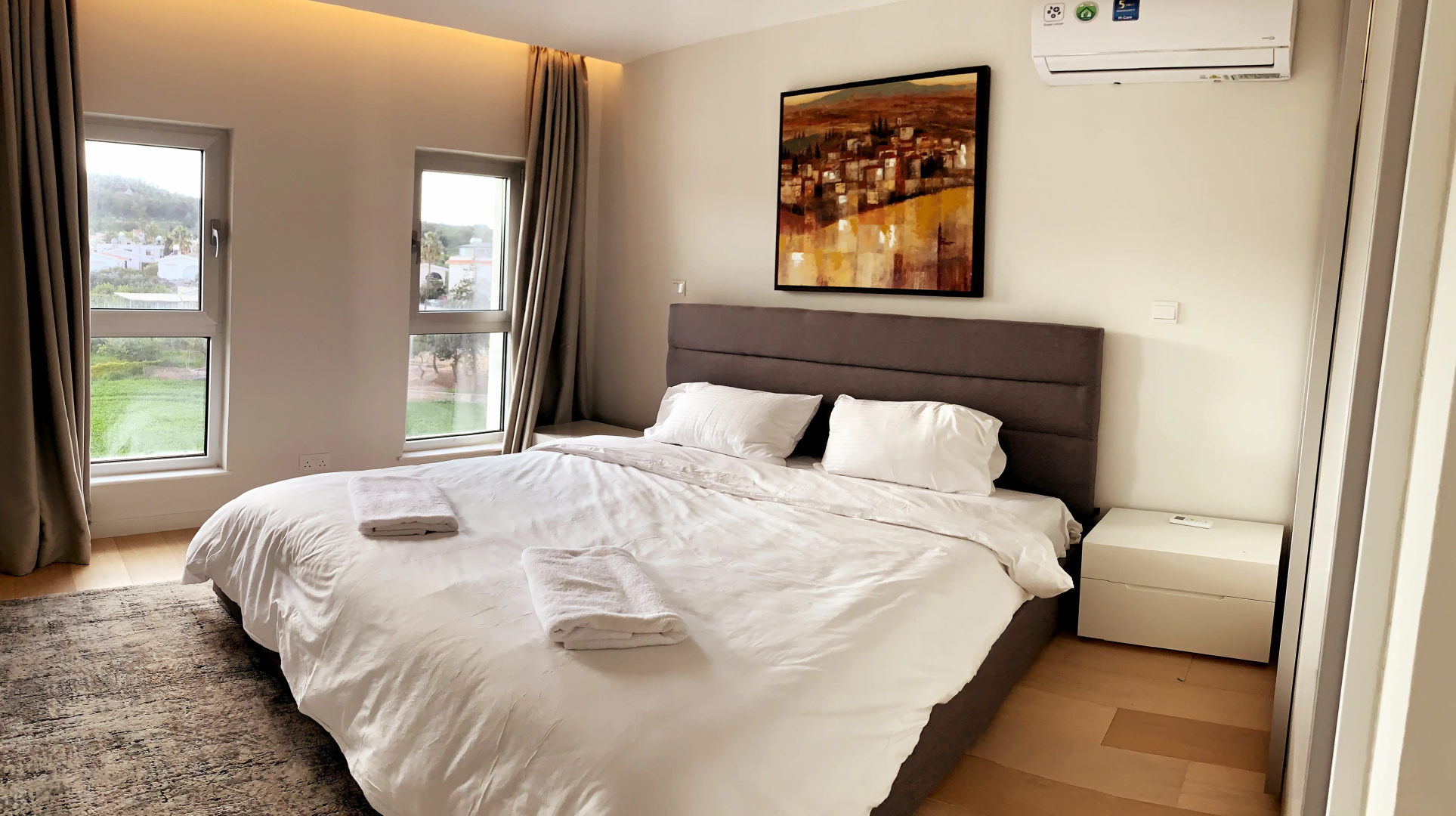 Апартаменты Emerald Suites