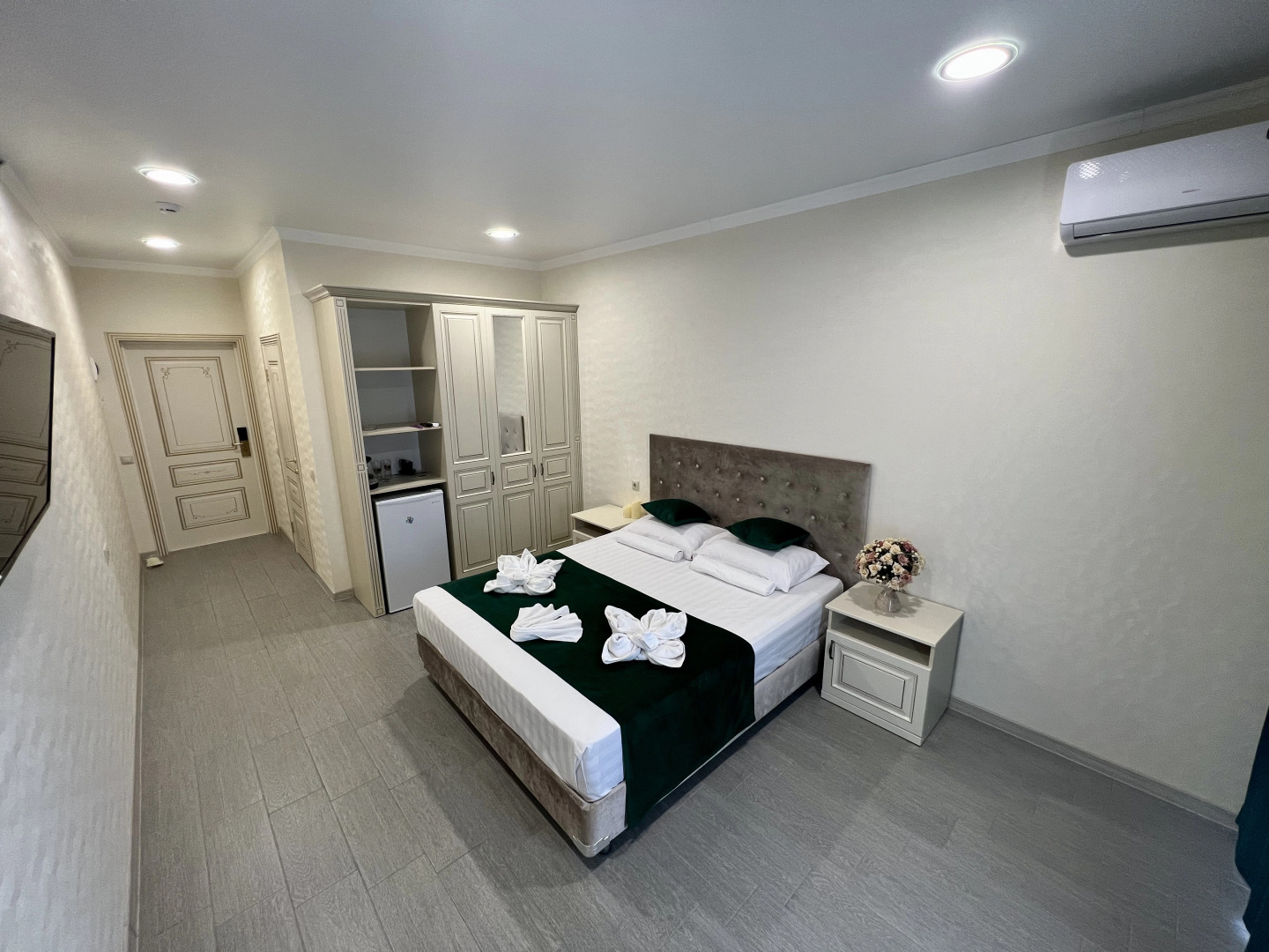 Меблированные комнаты Elegant Hotel Resort