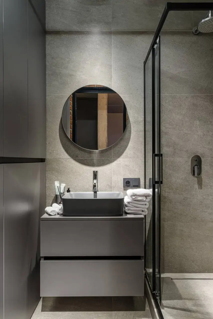 Апартаменты VEROM с видом на реку и город