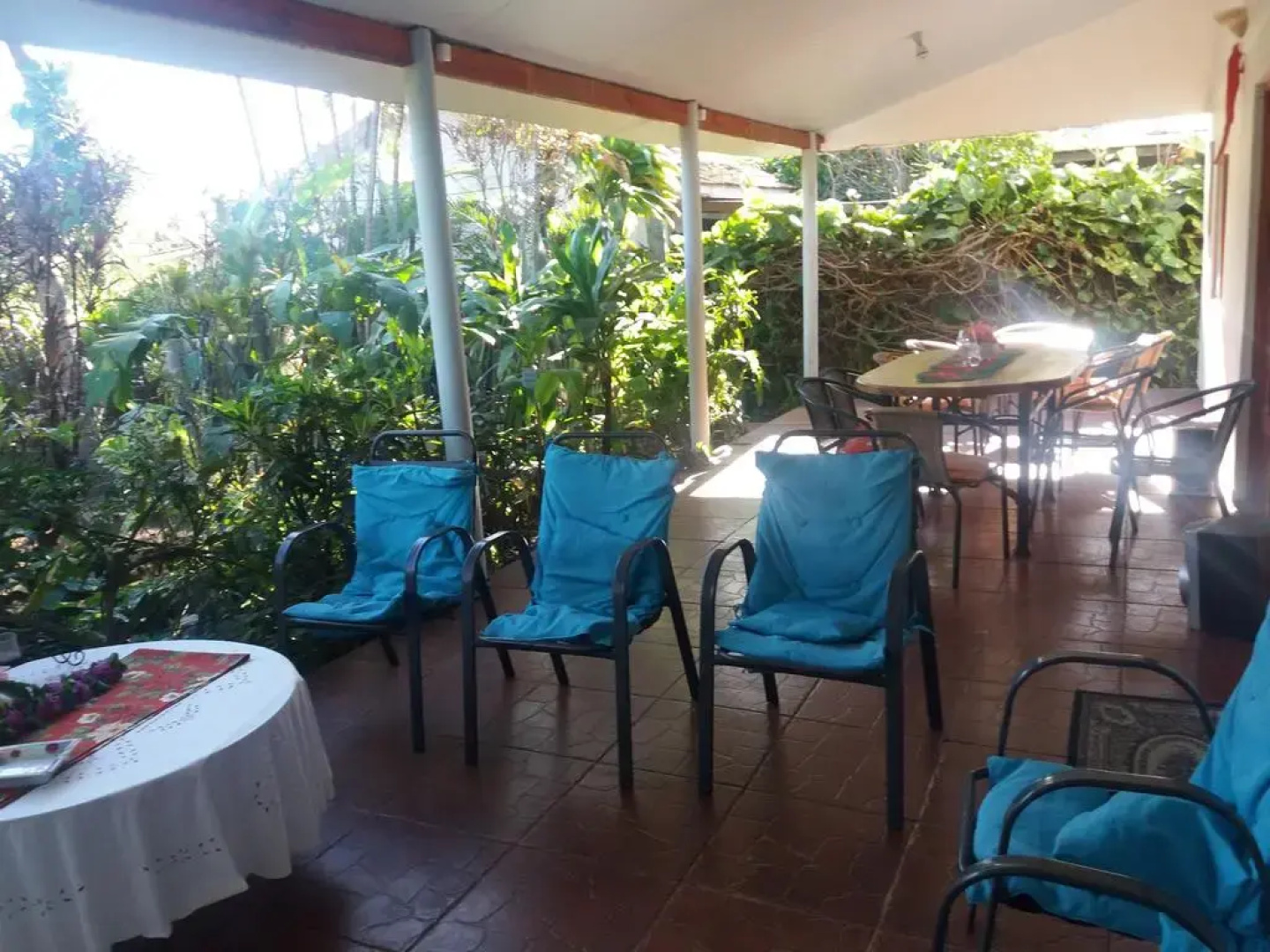 Rapa Nui Native Hostel Mini-Hotel