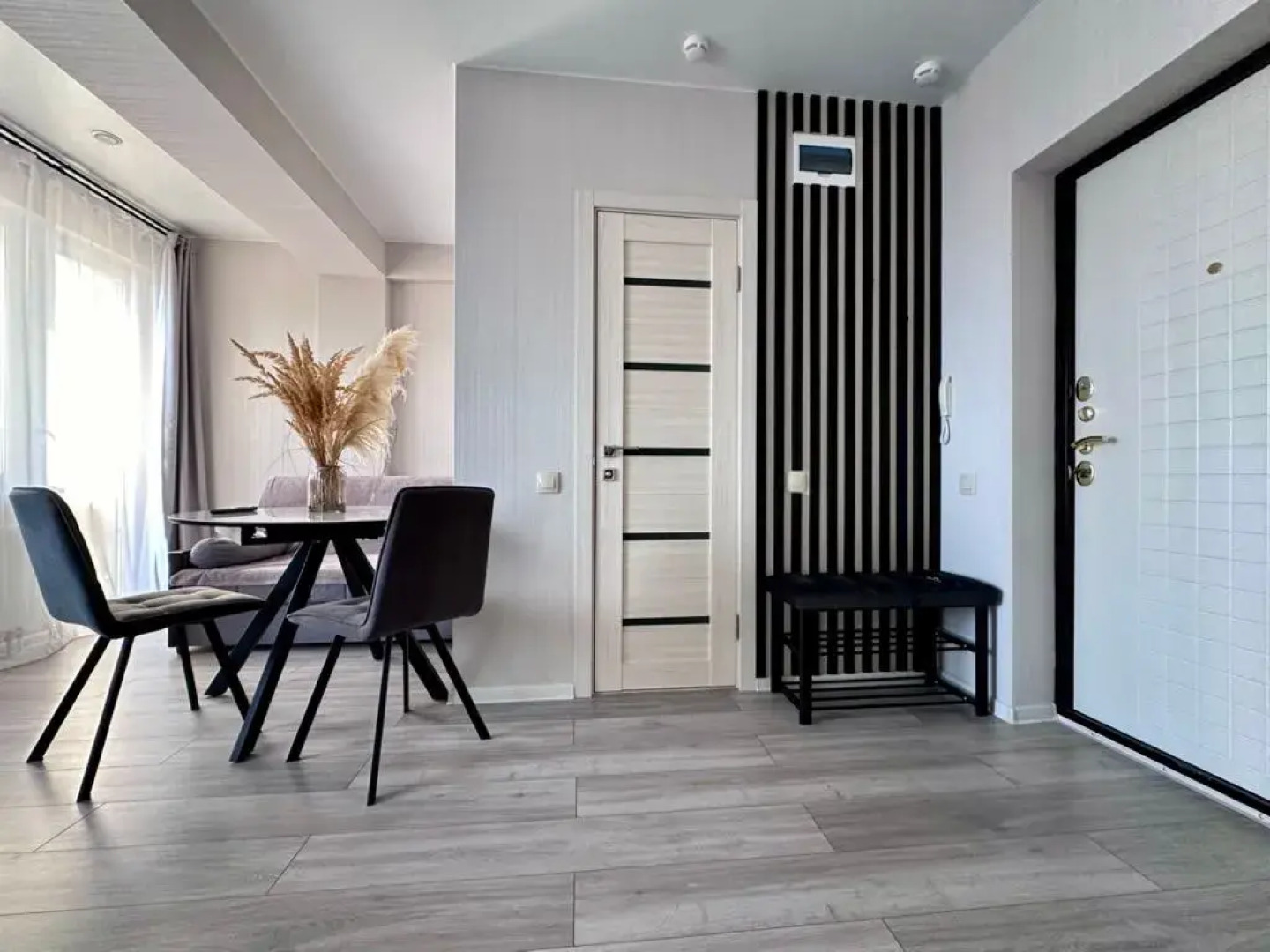 Апартаменты Lux Black&White