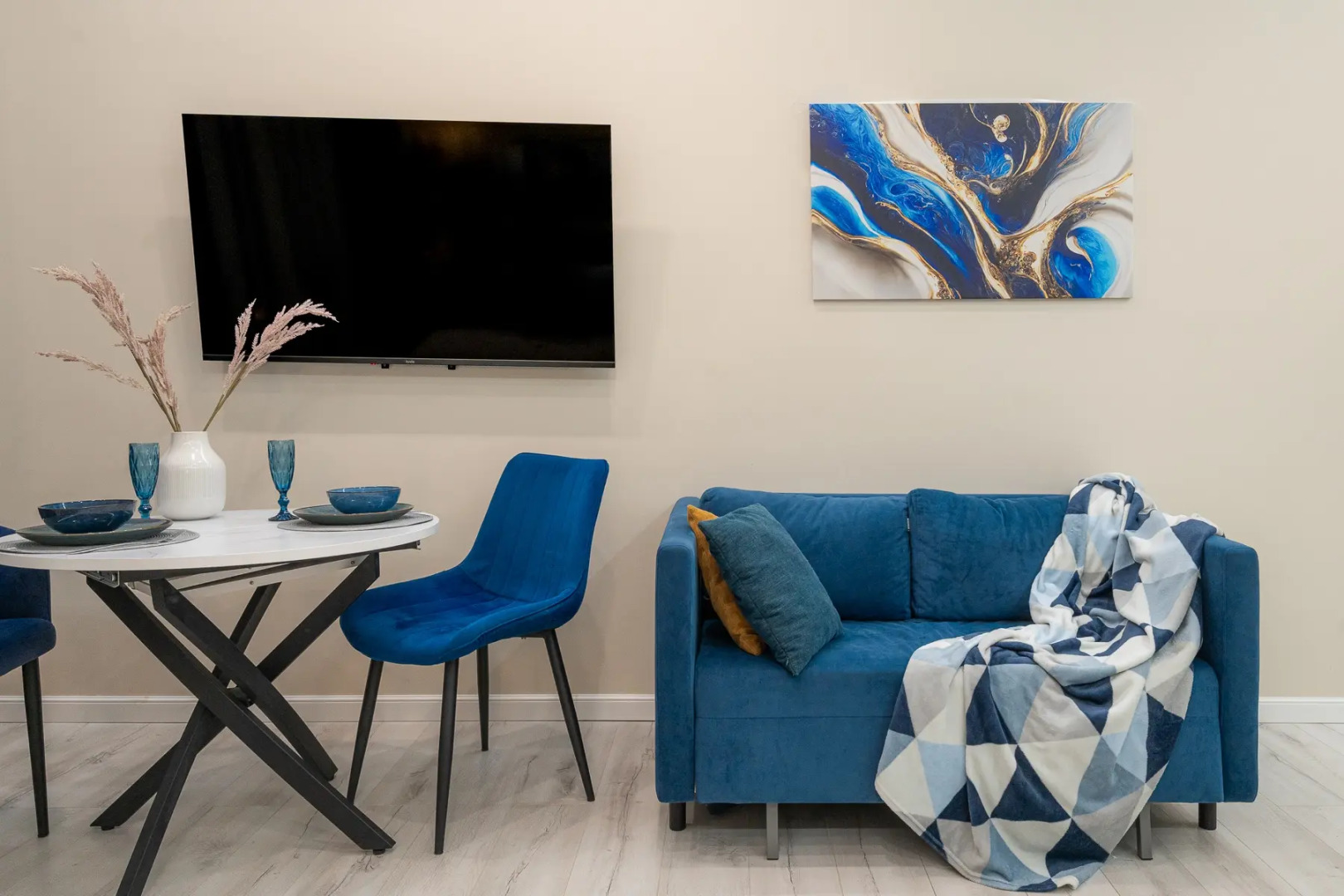 Квартира Студия Люкс в Синих Тонах