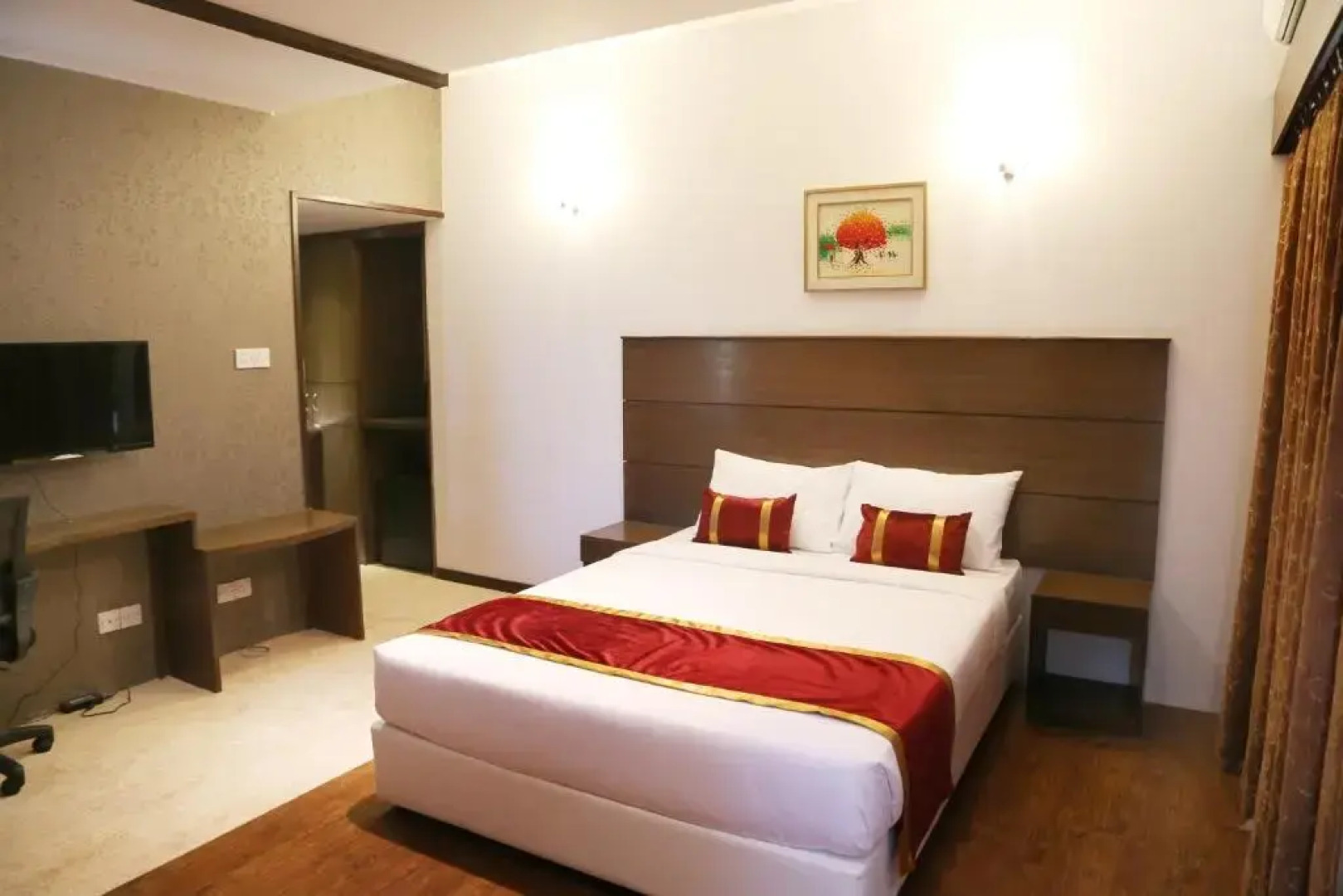 Отель Grand Oriental