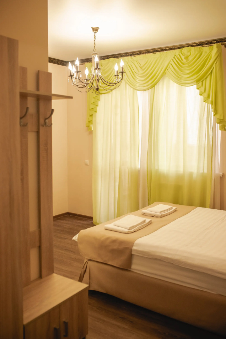 Отель Traveler's Hotel