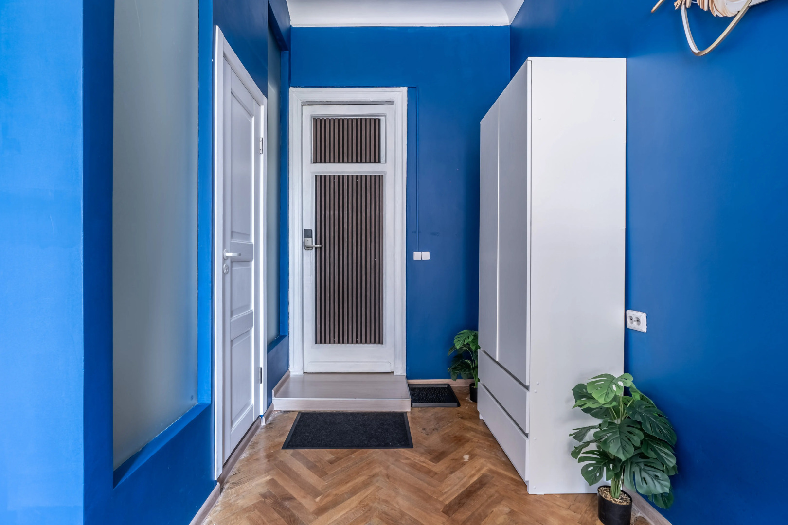 Апартаменты ВО 14/65 Синий свет