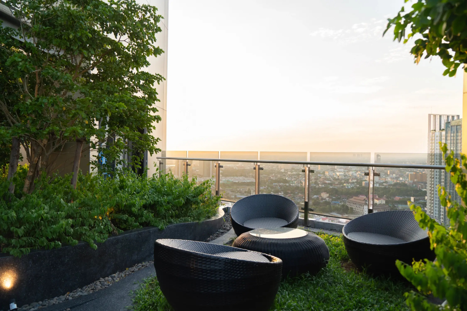 Отель Oakwood Suites Tiwanon Bangkok