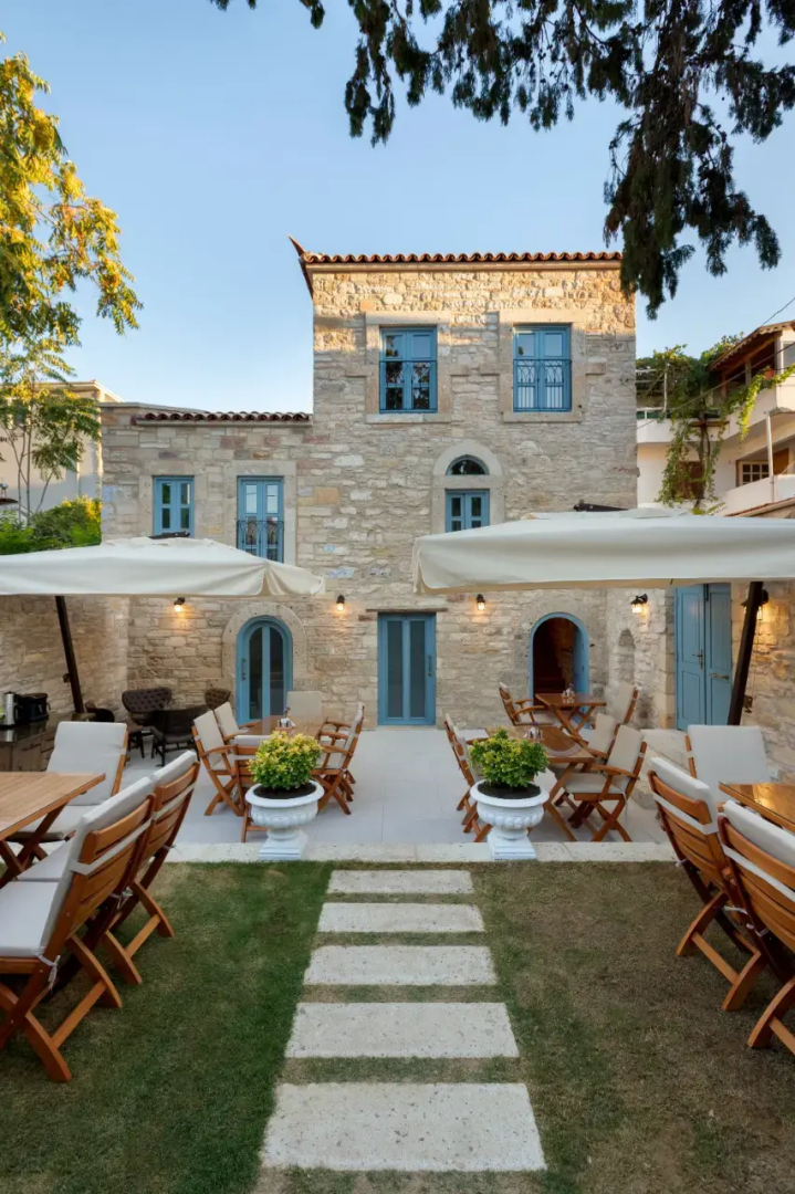 Отель Eflin Haus Historical Place & Monument