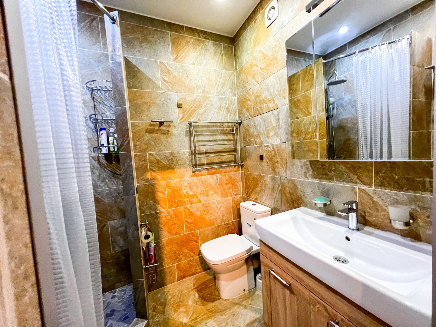 Апартаменты Квартира AlexHome РП Свердловский Молодежная 2