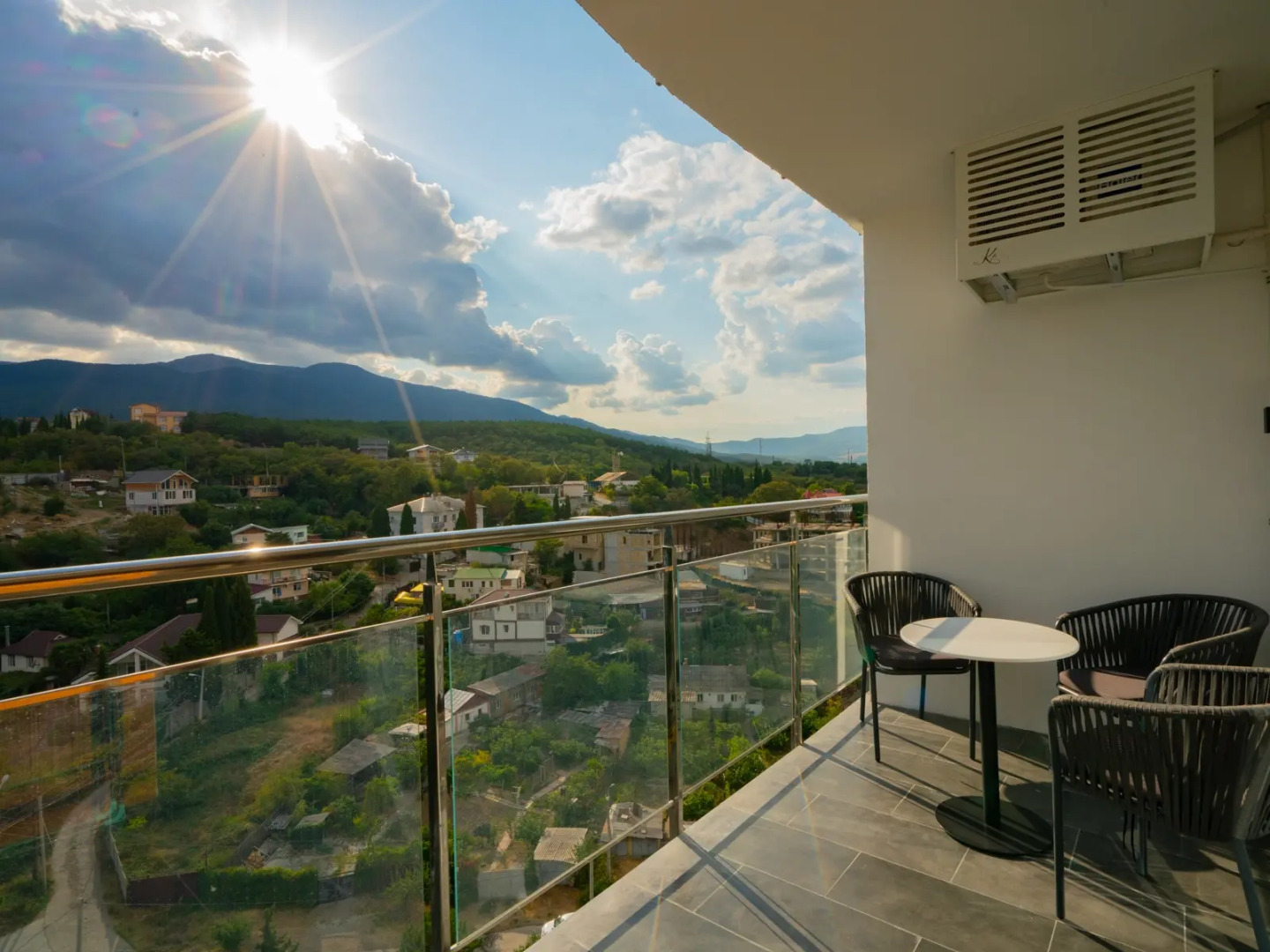 Апартаменты Дизайнерская студия LS-Green с боковым видом на море с 13 этажа