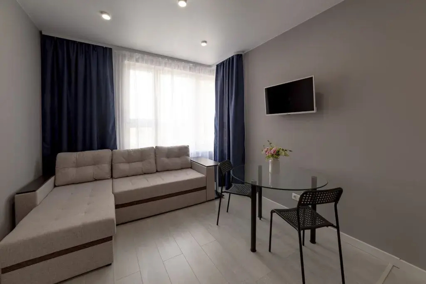 Апартаменты Inndays on Kommunarka(2)