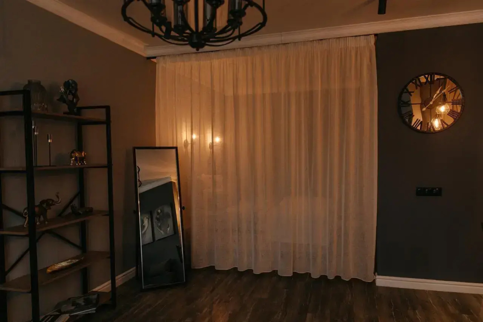 Студия на Ивана Сусанина 41