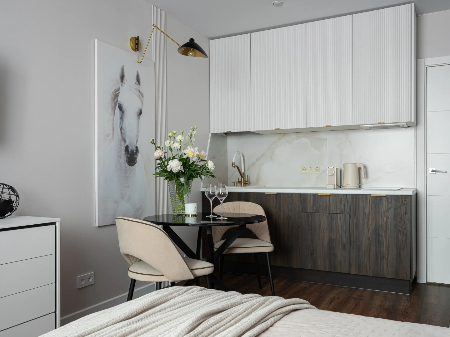 Апартаменты White Horse от Apartments & Stories