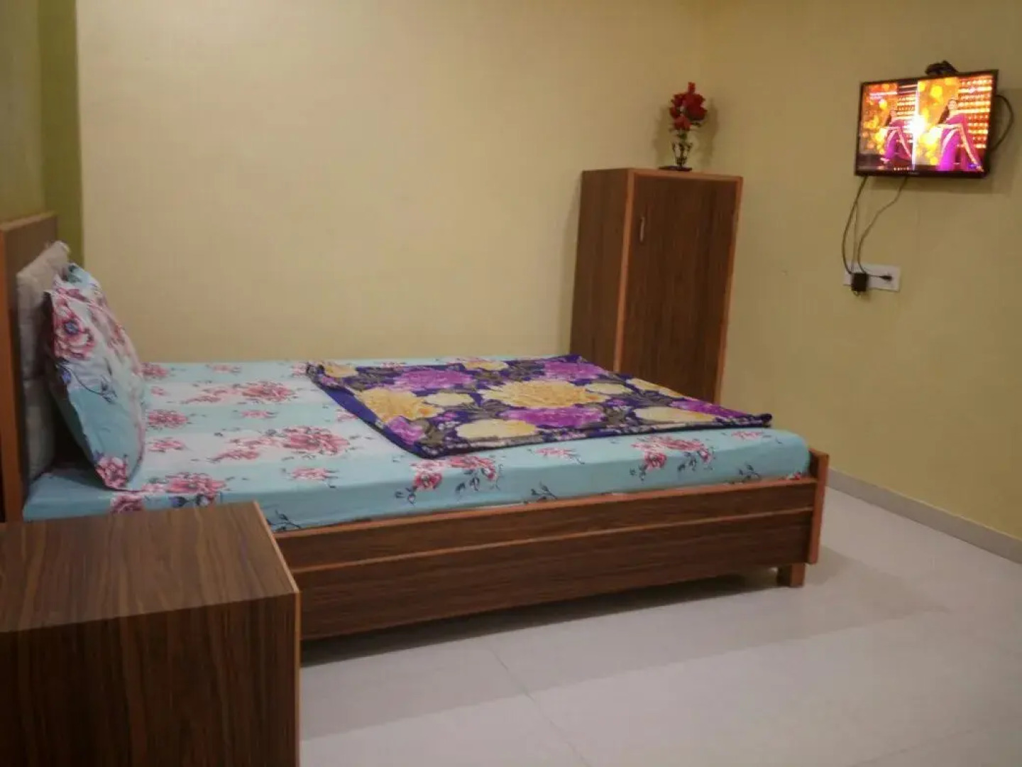 Отель Raj  Palace By Sky Stays