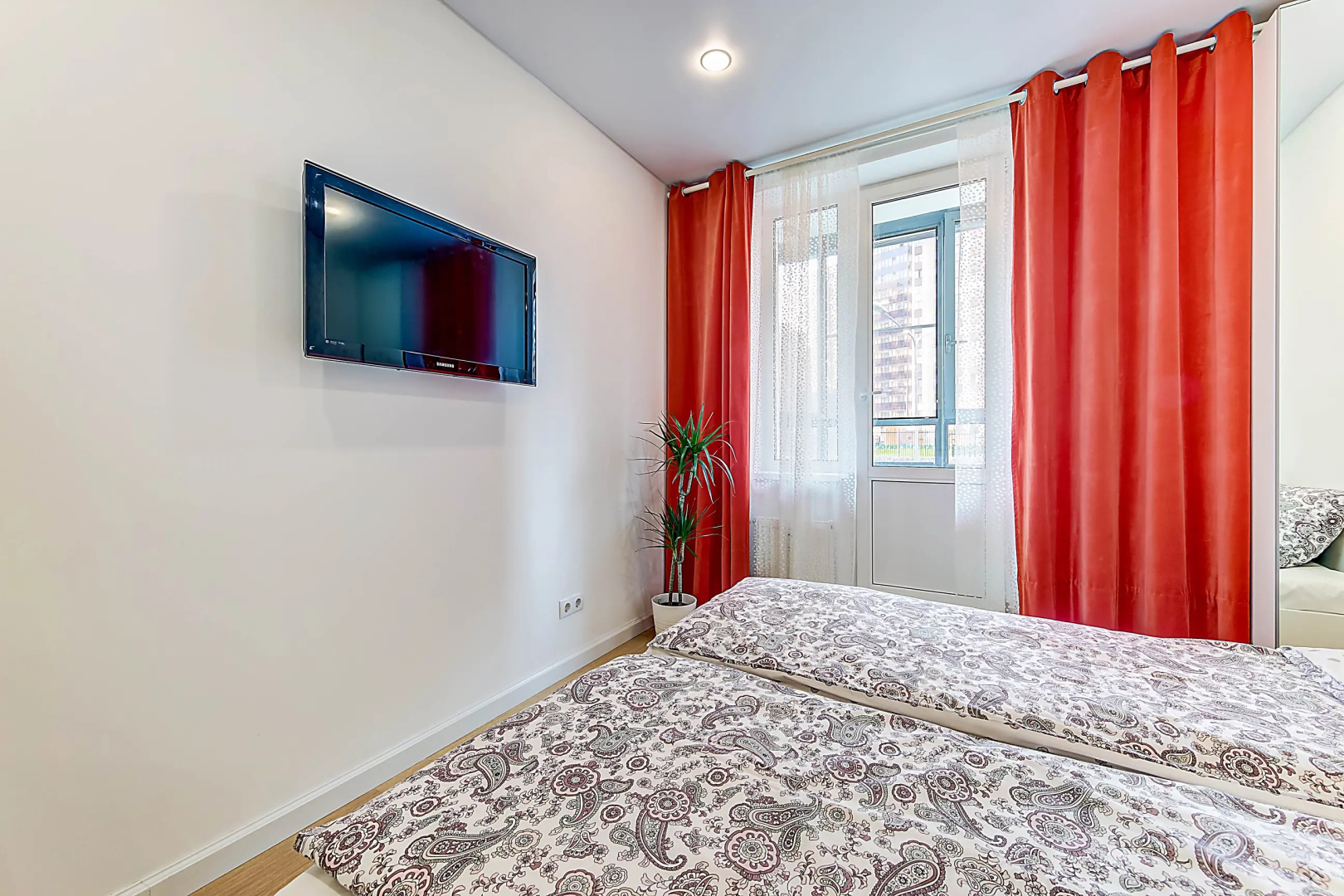 Квартира Red Curtains Studio