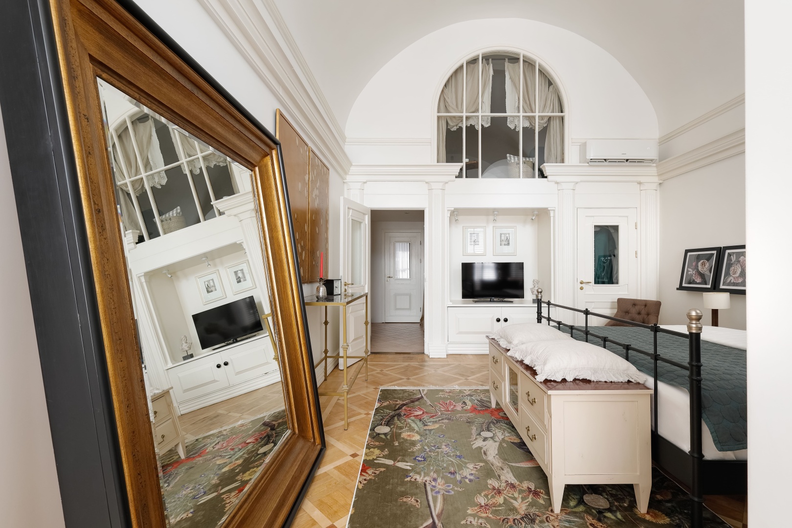 Апартаменты Minin Apartments двухуровневые с видом на Собор 160 кв.м.