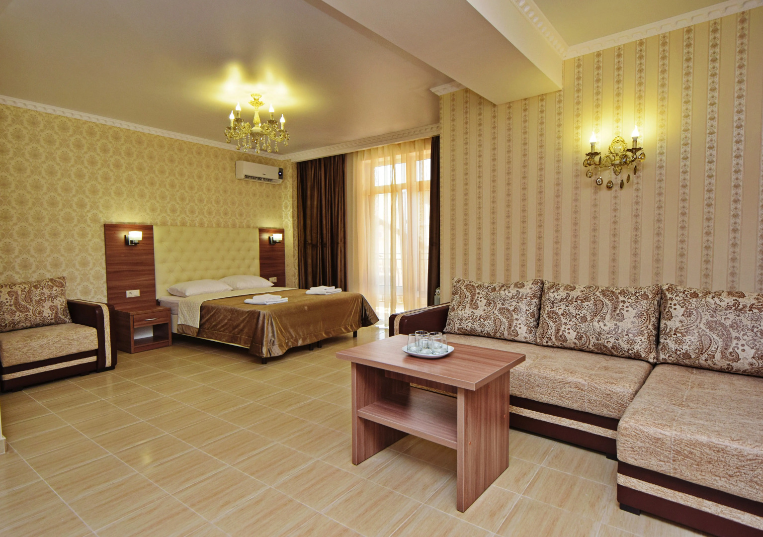 Гостиница Castro