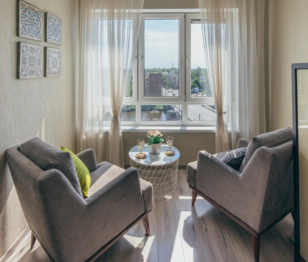 Апартаменты на Рыбной Деревне с Панорамным Видом в Новом доме