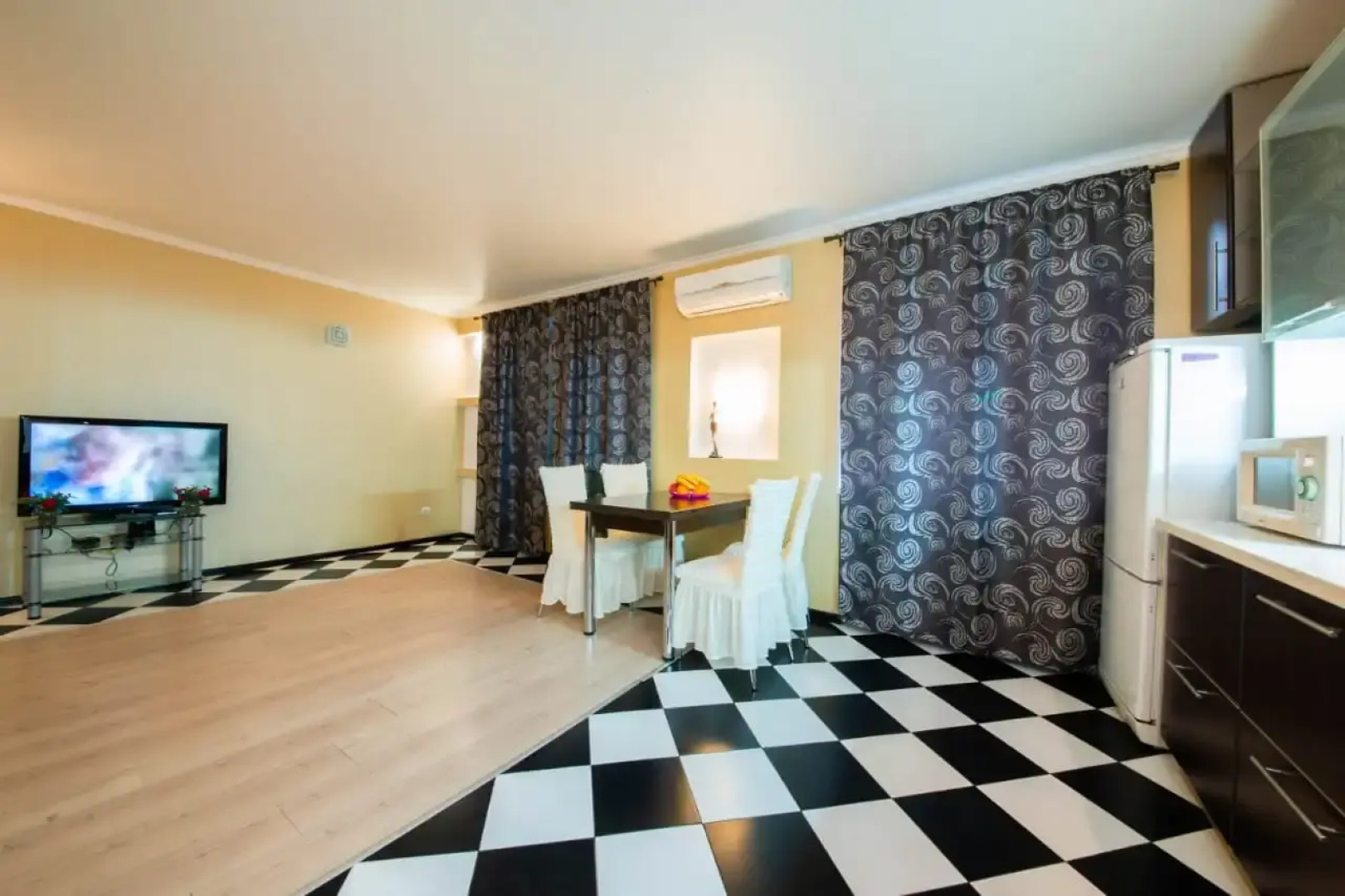 Апартаменты На Симбирцева 44