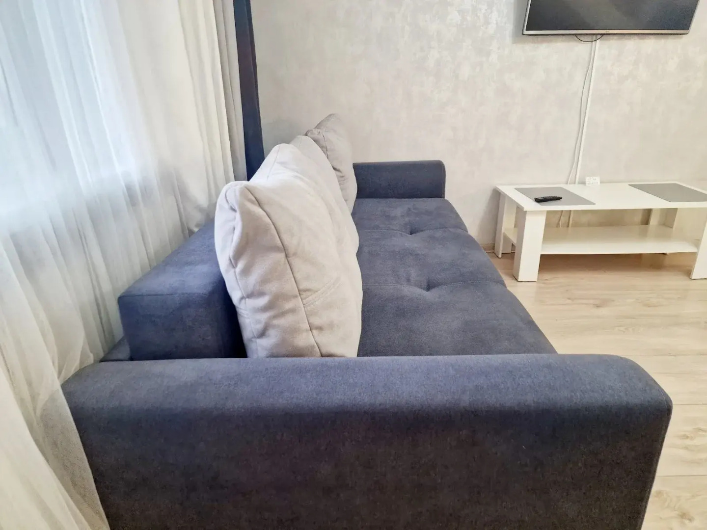 Апартаменты Двухкомнатные Центр, у площади Победы,Черняховского 12А,Колибри#12А