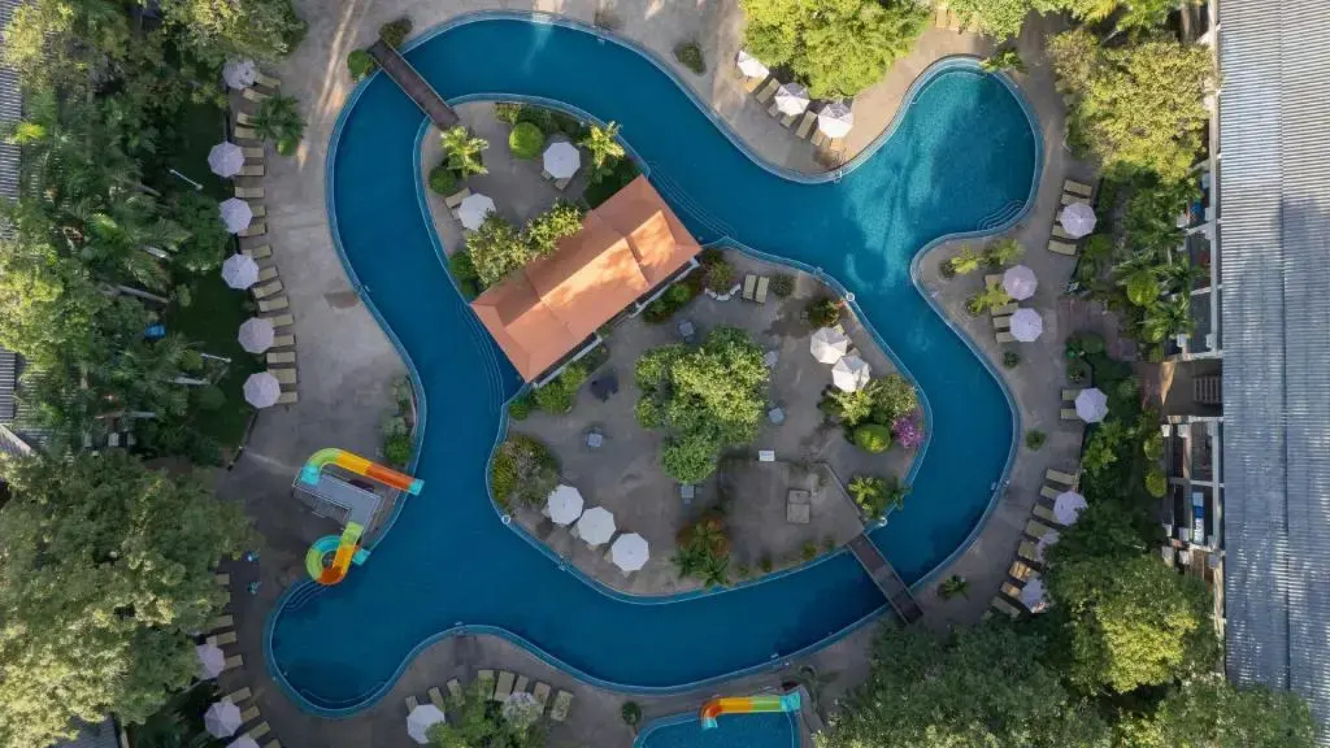 Отель The Green Park Resort