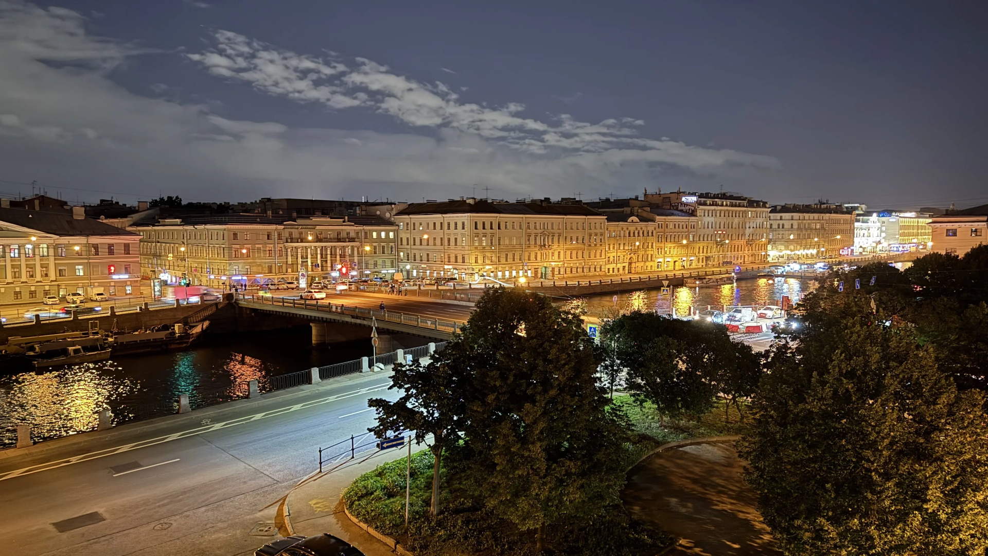 Квартира Loft F92 с Видом на Набережную Реки Фонтанки