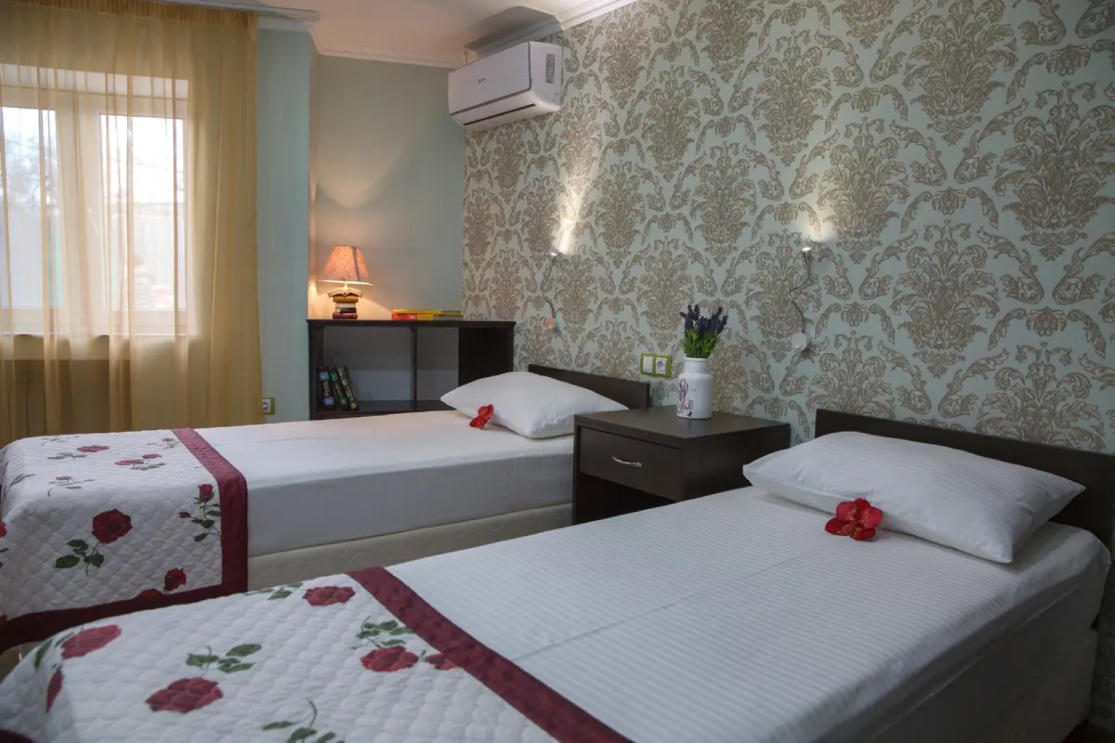 Отель Людмила