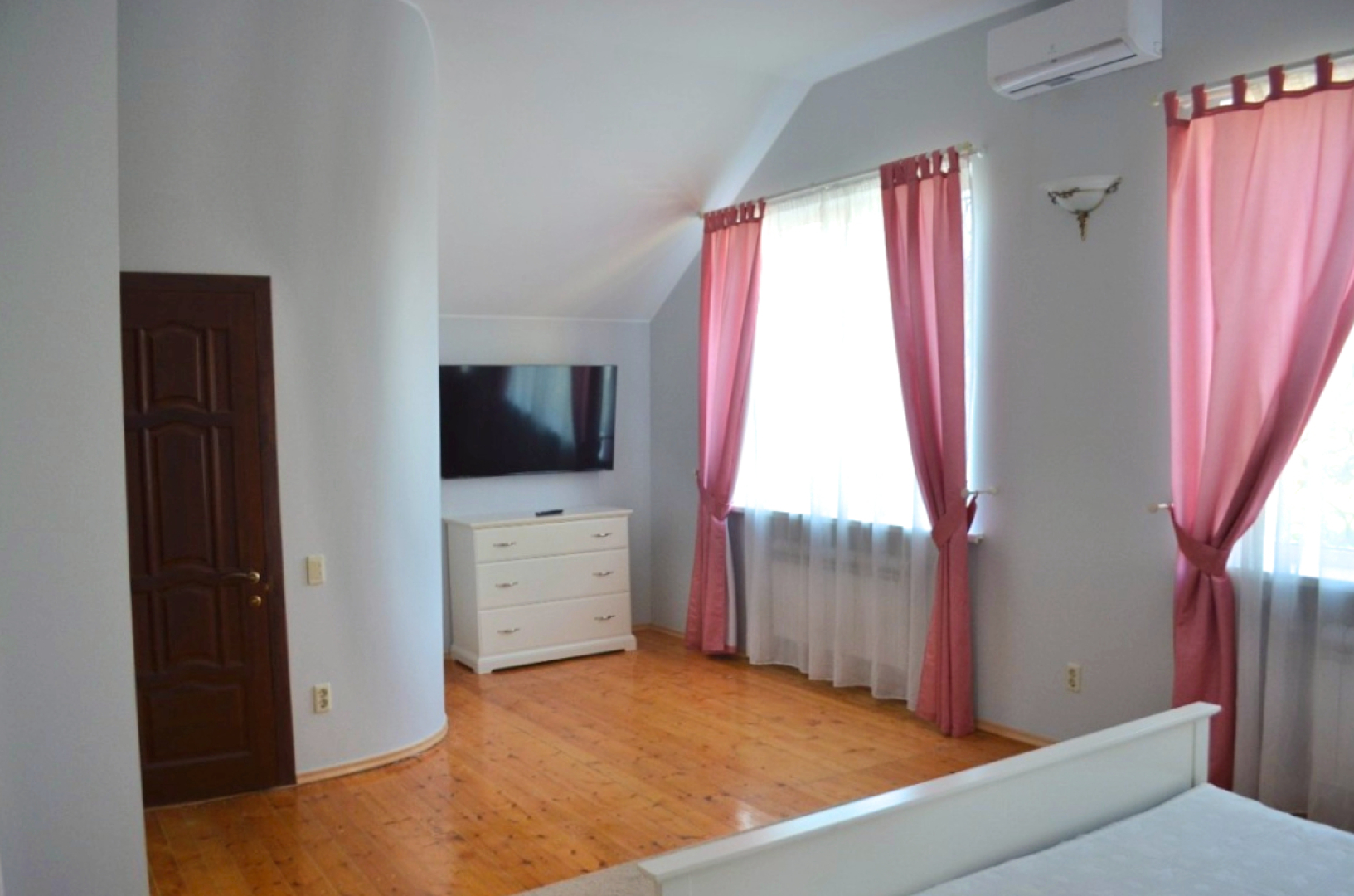 Частный Дом с Беседкой на Проспекте Дзержинского 25