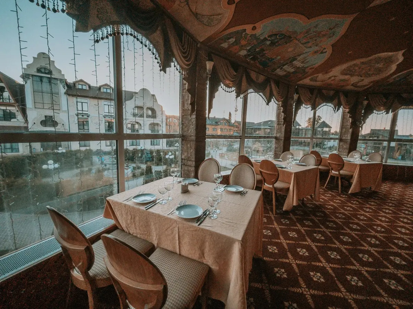 Отель Бережки-Холл