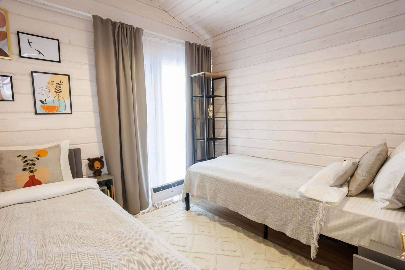 Частный дом Forested home на горке