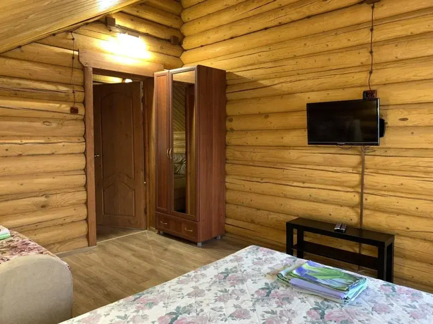Частный Дом с Баней у Пруда Алмаз Сити для Мероприятий и Отдыха