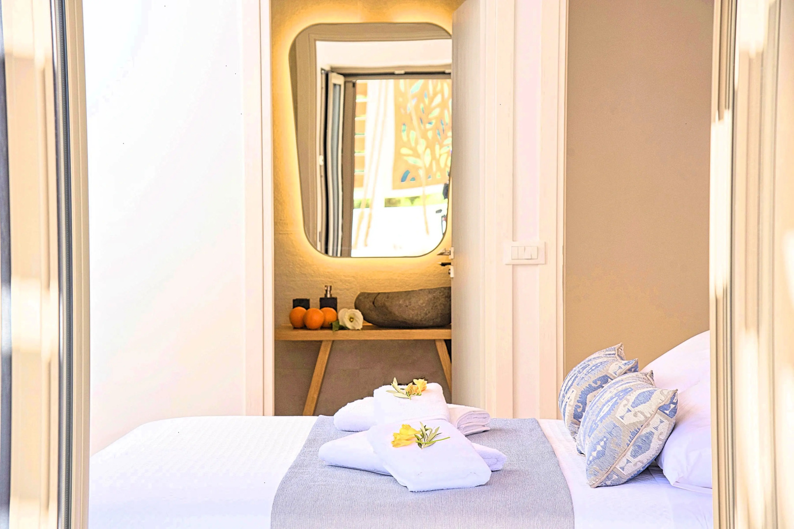 Вилла Blue Lake Heated Pool