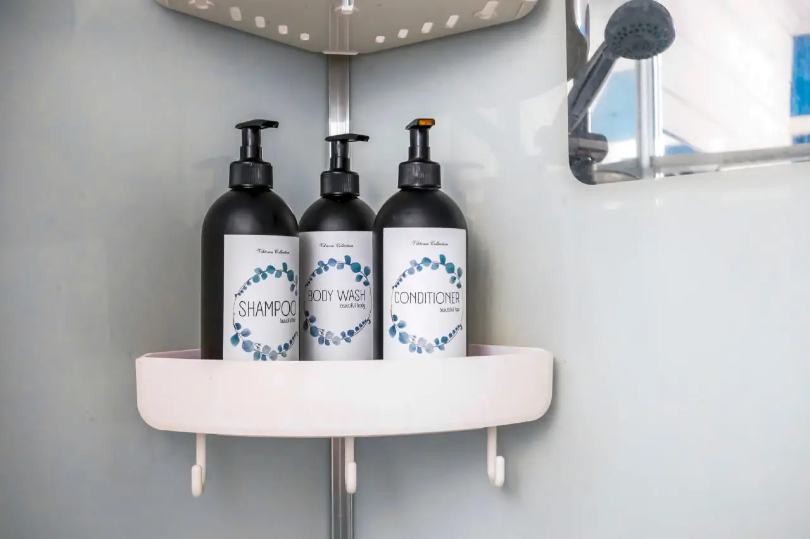 Частный дом в лесу у реки Пра