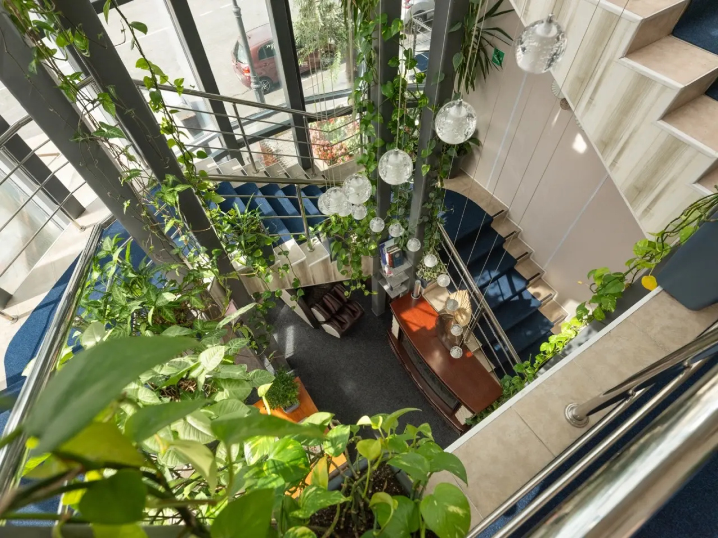 Отель V Hotel&Rooftop Lounge
