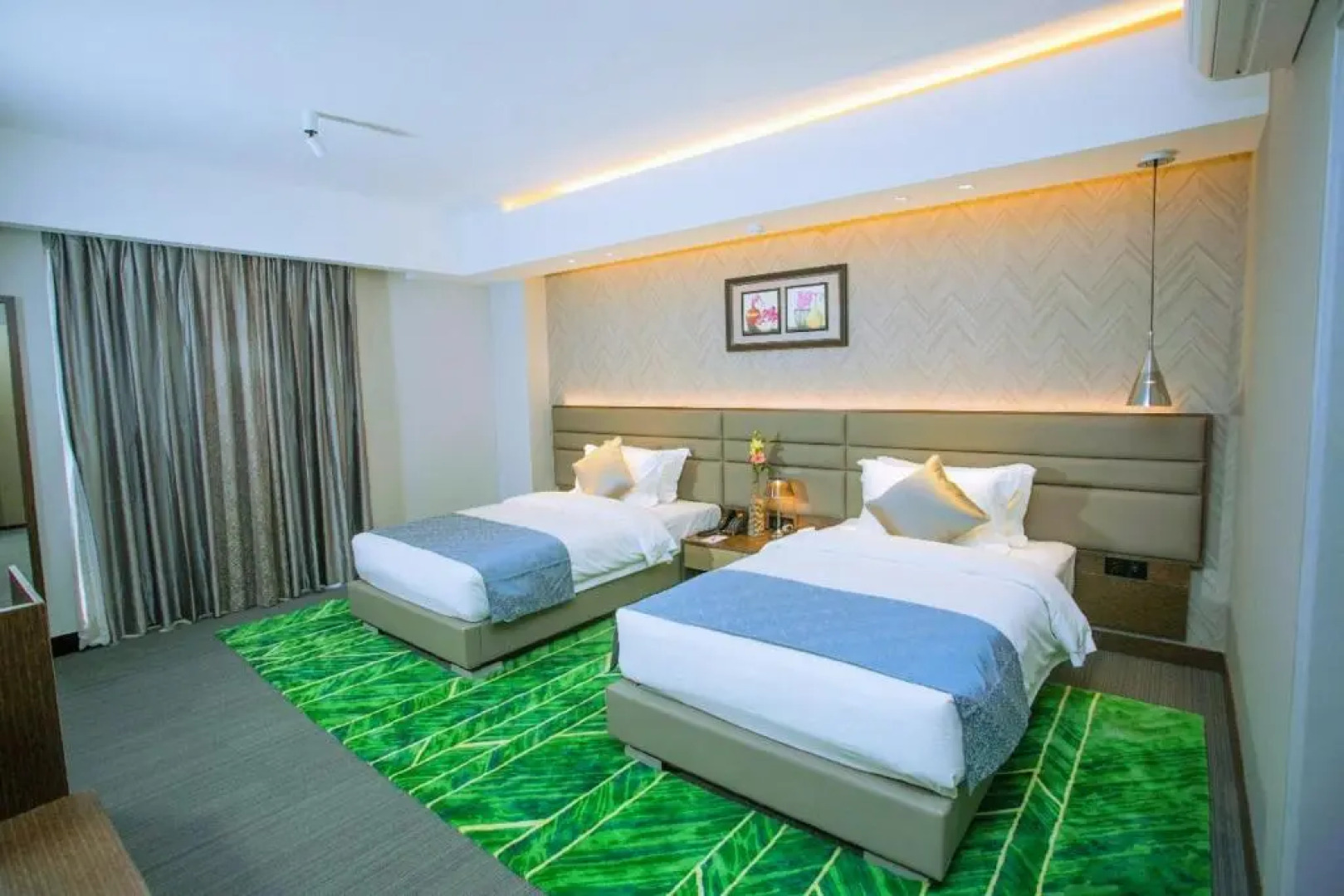 Отель Omni Residency