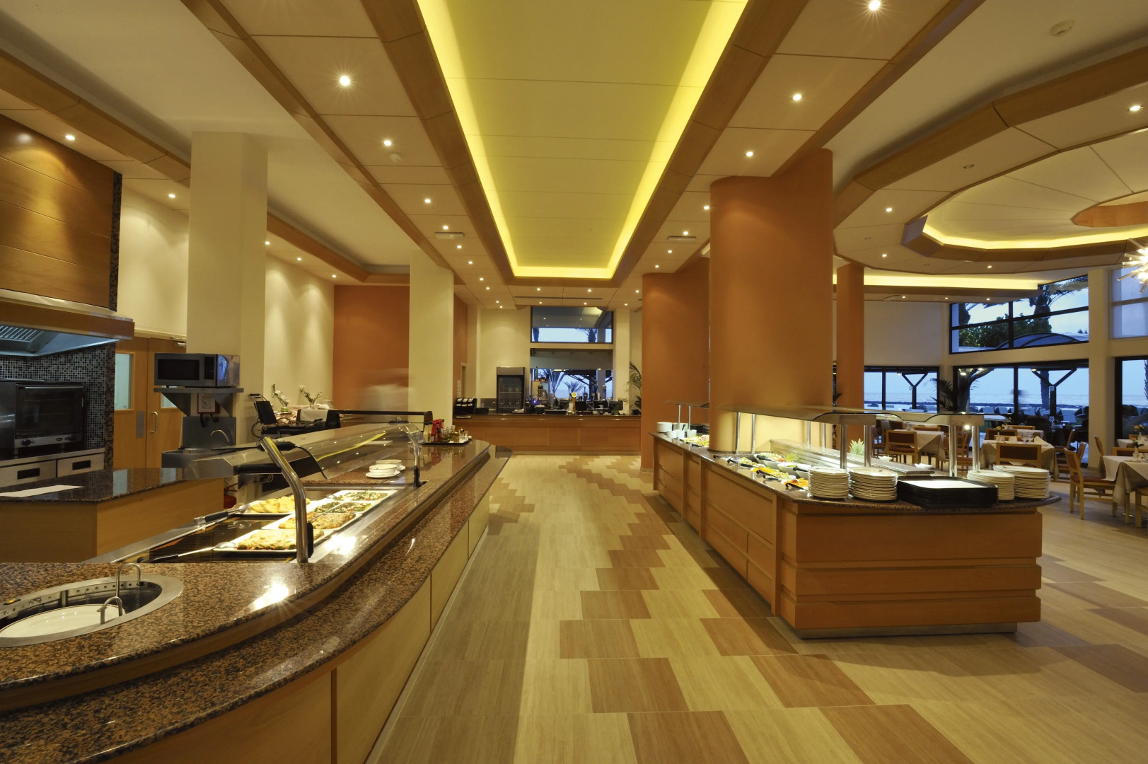 Отель Constantinou Bros Pioneer Beach