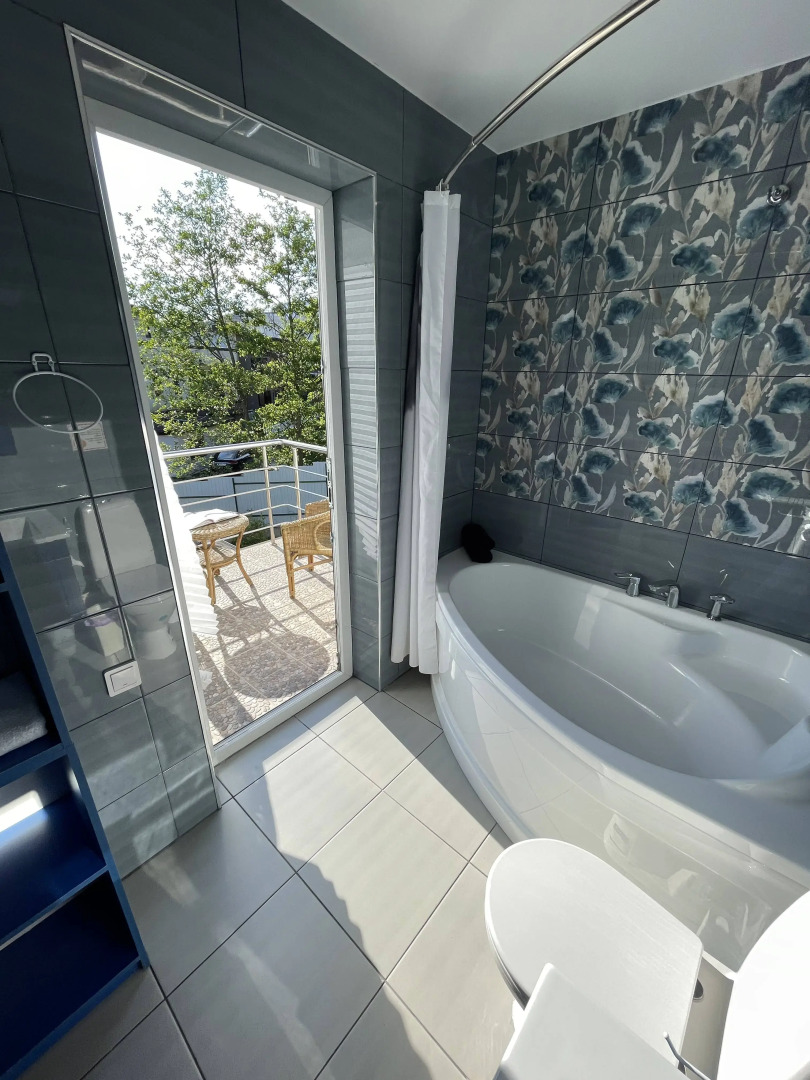 Вилла с бассейном и 5 мастер спальнями