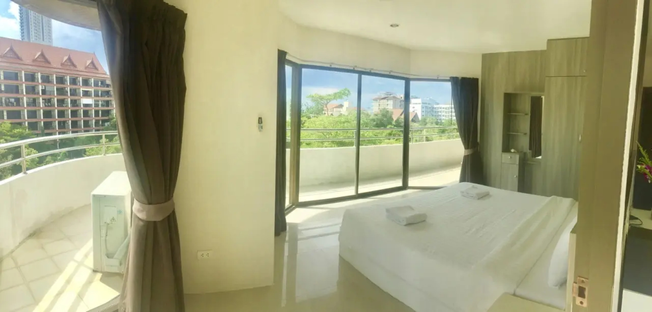 Апартаменты R-Con Wongamat