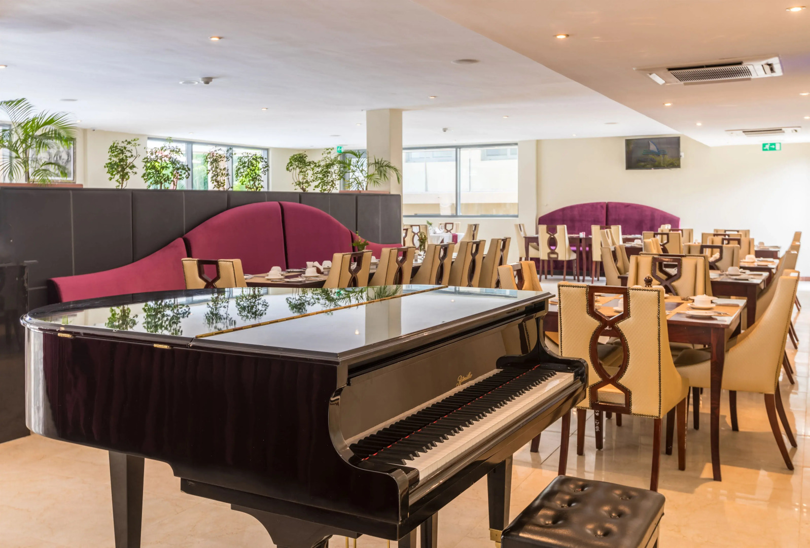 Курортный отель Ngalawa Hotel