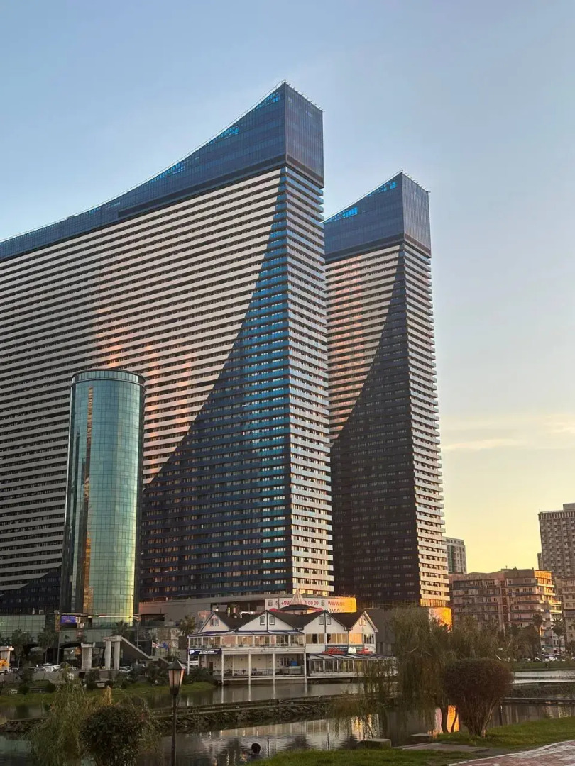 Апартаменты у моря с шикарным видом в Апарт-Отеле Orbi City (Новый Батуми, Аллея Героев) (4544С)