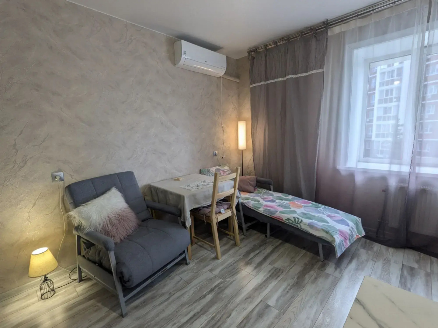 Квартира с Большой Кухней-гостиной