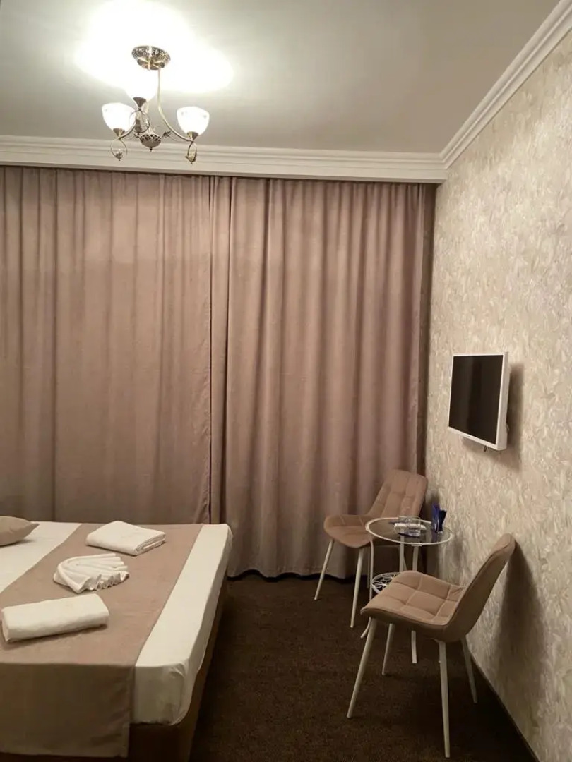 Отель Элитон