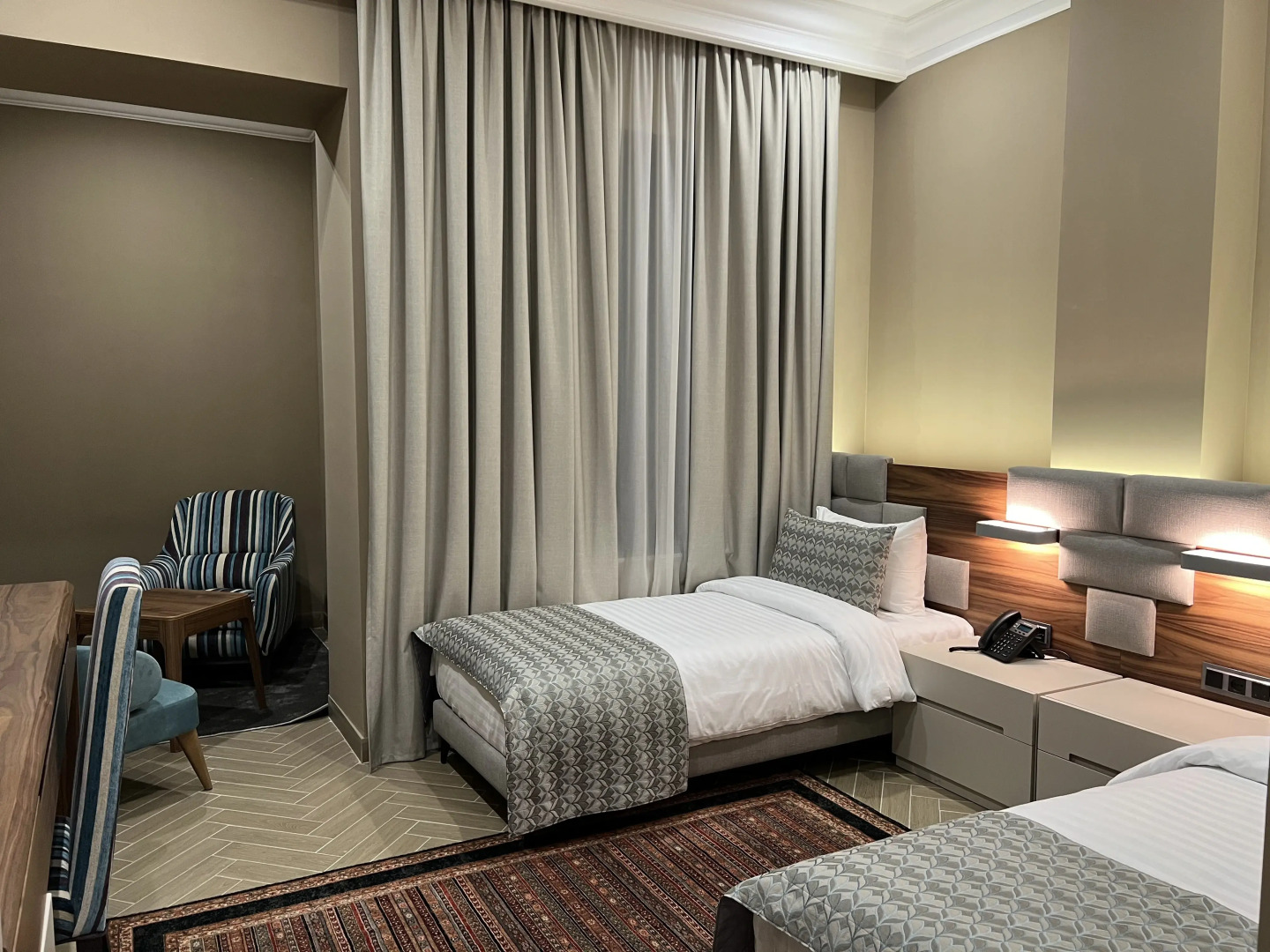 Отель Plaza Viktoria