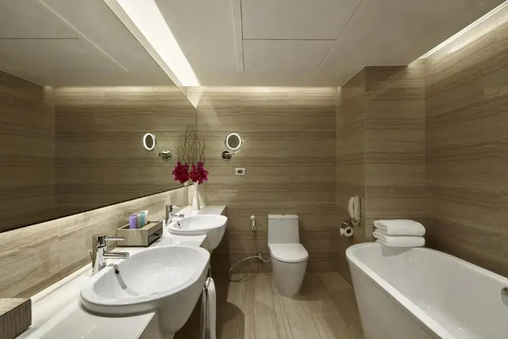 Отель The Landmark Bangkok