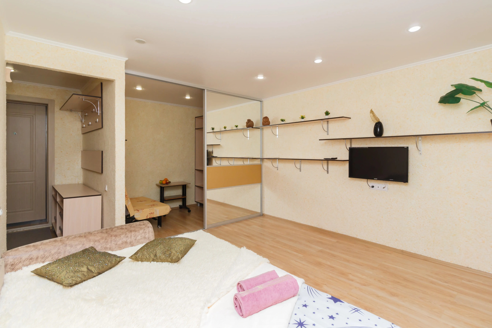 Апартаменты  идеальное расположение «МОИАпарт- Гармония» не далеко аэропорт