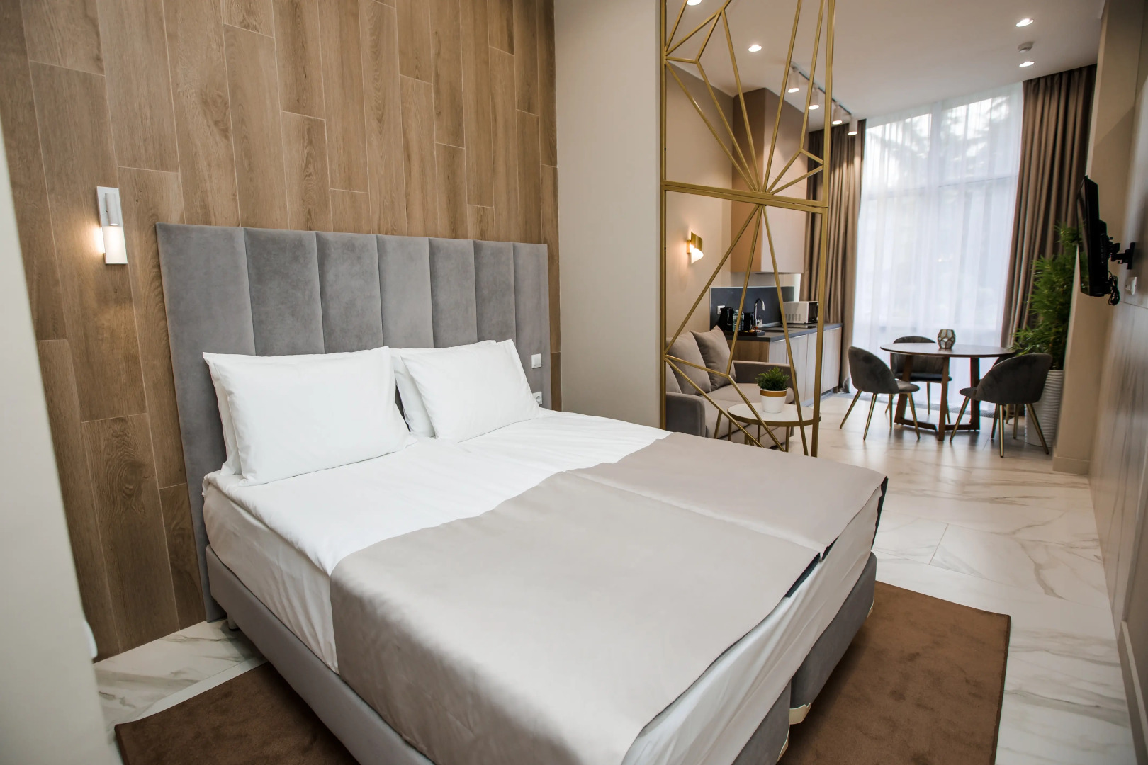 Mirror Residence Отель