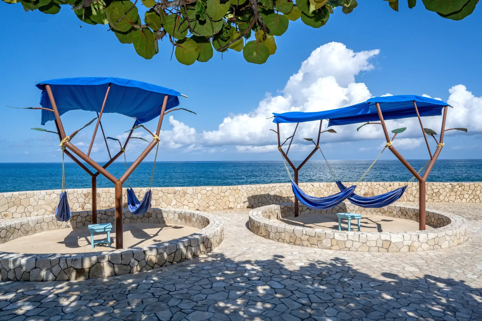 Ocean Cliff Hotel