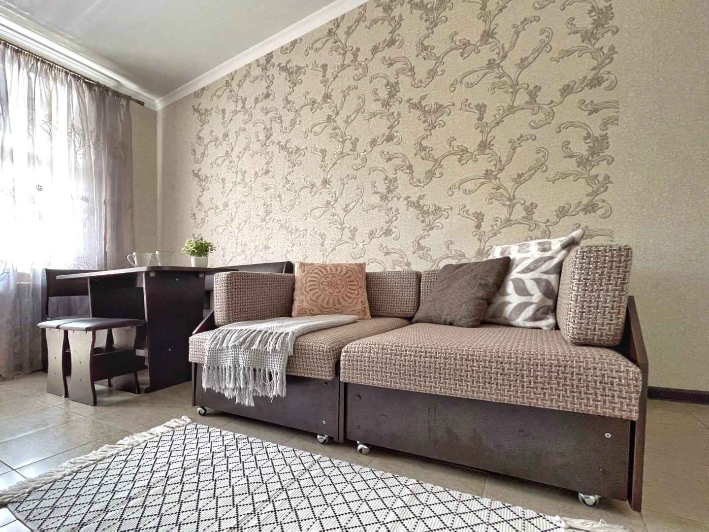 Двухкомнатные Апартаменты Люкс  на 9 человек в курортной зоне Ессентуков