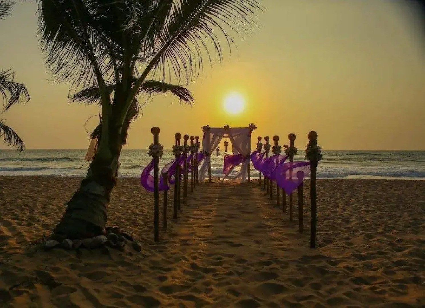 Отель Arcade Beach